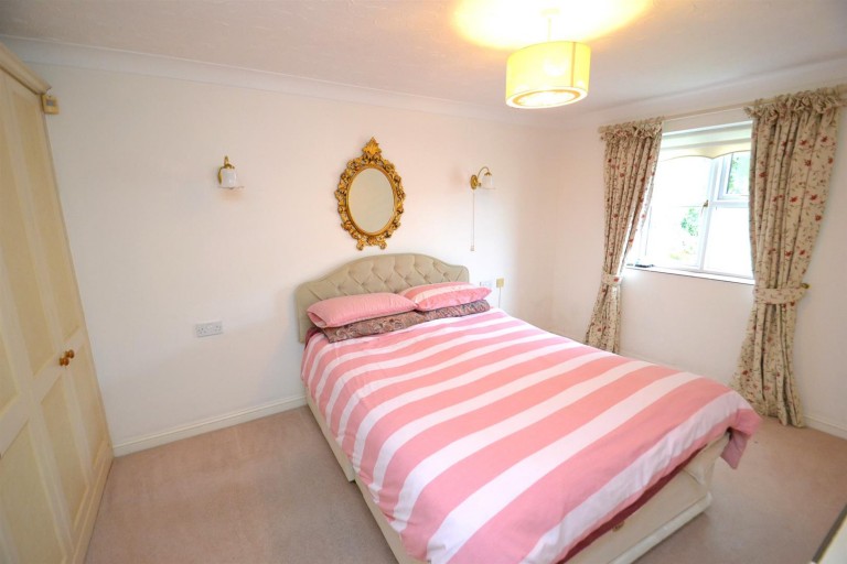 Images for Slade Court, Watling Street, Radlett