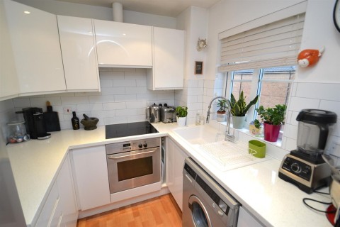 Click the photo for more details of Kensington Way, Borehamwood