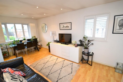 Click the photo for more details of Kensington Way, Borehamwood